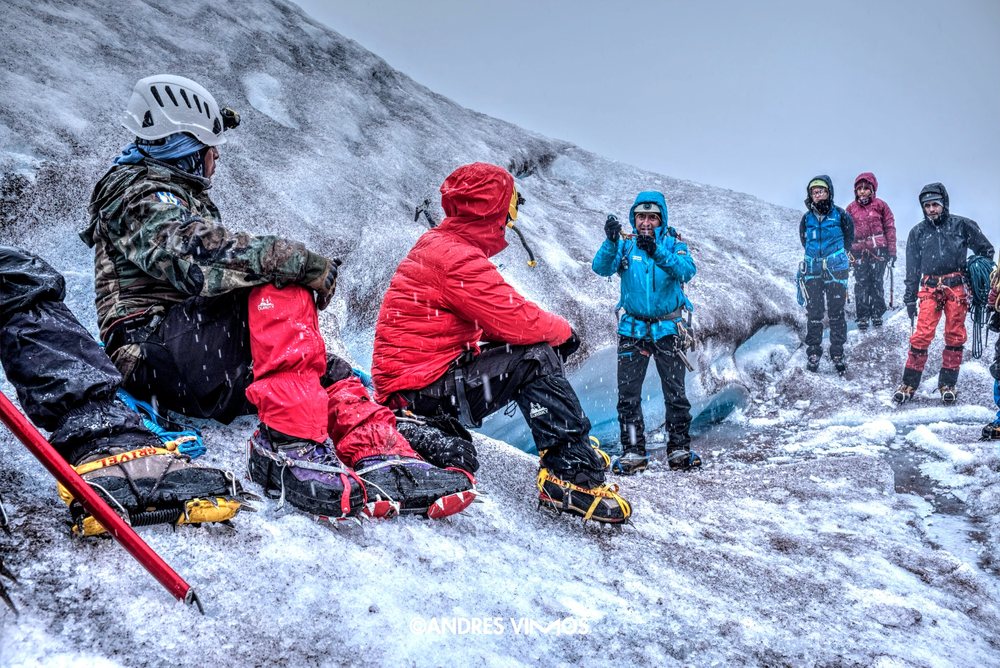 Equipo PEAKS en la montaña
