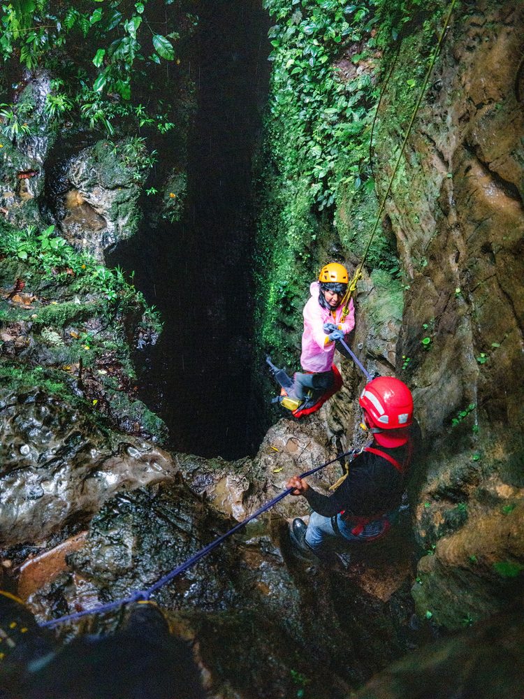 Cueva de los Tayos — PEAKS Ecuador